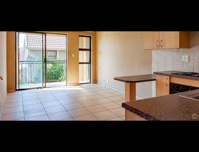 1 BEDROOM APARTMENT FOR SALE IN VANDERBIJLPARK SE 10